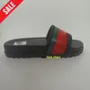 Sandálias de grife chinelos florais para homens salas de verão feminino salto plano sapatos sandale engrenagem sola de borracha de borracha slides de luxo claquette mula pantoufle