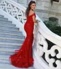 Elegant Red Mermaid Prom Dresses Off Shoulder Lace Appliques Pärlor Ruffles Long Evening Party Gowns Brudt Tärnor Klänning BC18619