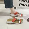 Slippers Women's's Casual 2024 Fashion Summer Hollow Patchwork Sandales Plateforme d'extérieur confortable Flip Flip Flip Femmes