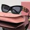 Lunettes de soleil designer pour femmes verres de luxe Personnalités populaires hommes populaires femmes Goggle femmes lunettes de lune