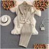 Tvådelt klädkvinnor 3 Set Autumn Korean Style Temperament Fashion Suit Plaid Sticked Cardigan Bottoming Camisole kjol 220915 Drop D otrbw