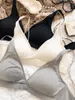 Bras Set Velvet Soft Warm Non-steel Ring Triangle Cup Souswear Souswear Grows Breasts montrent une petite section de soutien-gorge Lingerie de polymérisation