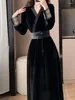 Lässige Kleider Herbst Frauen Mode Vintage Velvet schwarzes Kleid elegante schicke A-Line-Abendparty weibliche Festgeburtstag Robe Kleidung