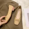 Отсуть обувь Comemore Low Heel Women Pumps 2024 весна лето мягкая кожаная голова.