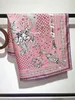 Nouvelle écharpe en soie en soie de luxe Horse de soie h foulard Fashion Fashion gros chevaux roses châles d'impression carré écharpes pour le printemps et l'été 90x90cm