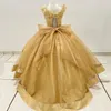 Les filles de fleurs en or de luxe s'habillent sur les applications d'épaule perles 3dflower robes de bal de vestige de robe enfant mignon para ninas