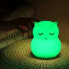 Lampor nyanser C-2 Owl LED Night Light Touch Sensor Remote Control 9-Color Dimble USB Laddning Silikon Baby Bedhead Light Q240416