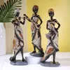 アフリカの部族の女性の置物創造的なエキゾチックな黒人の女の子飾り特徴的な装飾オブジェクトホーム装飾アクセサリー240411