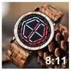 Montre-bracelets Men Men de la montre électronique en bois Grand affichage LED numérique lumineux Chronographe unique avec des cadeaux de vacances à sangle réglables