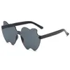 Classici Fashion Luxury Brand Occhiali da sole da sole da sole Sun occhiali da sole Women Metal Frame Black Lens Eyewear Driving Goggles Uv400 T21 240416