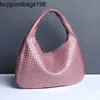 Bottegvenetas Hop Bag Large 2024 New Crescent Womens Fully Handmade Woven Handheld Dumpling Fashionable and Versatile European American Style One Should 702Z