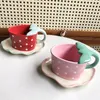 Tazze semplici tazze in ceramica a forma di fragola di fragola pomeridiane tazza di caffè e piattino set da ufficio per la colazione tazza di latte per la casa decorazione