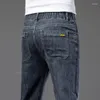Jeans para hombres 2024 Summer delgada cintura elástica suelta cómodo cómodo pantalones de mezclilla casuales pantalones de la marca talla grande 40 42