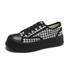 Sapatos casuais 2024 Mulheres grossas vendem tela Houndstooth Plaid Top Top Girls Students School Spring Lace Up 35-40