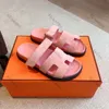 Terlik Tasarımcı Sandalet Kadın Platformu Sandale Lüks Slaytlar Ayakkabı Flip Flip Flops Düz Terlik Gerçek Deri Klasik Kadınlar Logo ile Dış Kaydırıcılar En Kalite