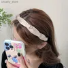 Stirnbänder Aishg Love Fabric Weaving Hairband Frauen Koreanischer Stil Stirnband Temperament Joker Outdoor Mode Mädchen Haarzubehör y240417