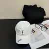 キャップデザイナーハット高級ケースキャップソリッドカラーレターデザインハットファッションハットマッチスタイルボールキャップ男性女性野球帽