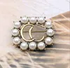 Women Brand Luxurys Desinger Brooch Women Pearl Letter Brooches Suit Pin Fashion Jewelry Clothing Decoration High Quality Accessories Breastpin