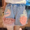 Baby flickor sommar bomull denim shorts byxor småbarn barn söta svanblomma mjuka jeans för tonåring flickor barn kläder 240409