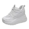 Chaussures décontractées Hollow High Talons baskets Chunky Spring Platform Céde Talon Fashion Breffe de tennis d'été pour femmes Blanc