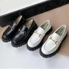 2023 Fashion Dress Schuhe Sneakers Frauen Loafer Horsebit Gold-Töntgen berühmte Lug-Sohle Stickerei Biene Lady Casual Walking Party Hochzeitsschuh 36-44