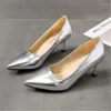 Chaussures décontractées 2024 Fashion Femmes Patent Cuir High Talons Lady Pointe Toe Gold Silver Pumps Femme Wedding Bridal Plus taille 35-45