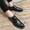 Abito da ballo fatti fatti a mano brogue marrone da uomini in pelle scarpe in pelle slip-on oxfords formali mobili originali moda