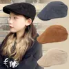 Berets осень -вельветовая шляпа Beret для мужчин Sun Hats Solid Color Berets Vintage Newsboy Caps Flat Ivy Cacquette Регулируемая шляпа Cabbie D240417