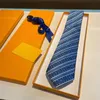 Nya nackband högkvalitativa brev 100% slips Silk Black Blue Aldult Jacquard Party Wedding Business Woven Fashion Design Hawaii Neck Ties Box 7479