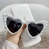 Lunettes de soleil Crame de perle en forme de cœur rétro Lunettes de soleil UV400 FACES CHAT CHAT Eyewear Trendy Party Party Sun Glasses