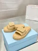 Пляжные тапочки толстые нижние женские обувь дизайнерская туфли Slipper Woman Shoes new Cartoon Alphate Lady Platform Sandal