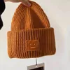 Gülümseme Kış Şapkaları Kadınlar için Karışmış Örgü Yün Gülümseyen Yüz Çift Çift Cap Lady Threed Örgü Beanie Chapeau Femme