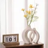 2 weiße Keramik -Vase -Set für moderne Wohnkultur Boho Donut Vasen Nordische minimalistische dekorative 240127 s ative 4017