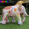 Scène colorée grande décoration de dessin animé d'éléphant gonflable pour fête / événement / concert