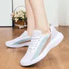 Scarpe casual Donne Sneaker Fashion Sneakers comoda Lace leggera su primavera vulcanizzata e sneaker piatto a piedi autunnale