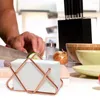 Contrôle de rangement de cuisine porte-serviette de serviette en papier triangle en acier en acier inoxydable avec capacité de barre de bureau