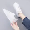 Casual Shoes Womens 2024 Spring Woman Fashion Hafted White Oddychanie koronkowe trampki dla kobiet Zapatos de Mujer