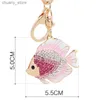 Keychains Lanyards Chic Fish Shape KeyChains Rings Holder Exquisite Crystal Goldfish Bag Pendant For Car Rhinestone Keyrings KeyChains K267 Y240417