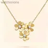 Vita da design del marchio Vancelfe di lusso Vancelfe Vancelfe Vendi Golden High Clover Necklace Flower Pendant Beliello di alta qualità