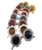 Kapaklar Şapkalar 2021 8 Renkli Yeni yürümeye başlayan çocuklar yuvarlak güneş gözlükleri kızlar sevimli mat renk çiçek çerçevesi açık ultraviyole geçirmez gündelik glas8232401