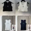 디자이너 TSHIRT CROP PENDERPED WomenKnits 탱크 탱크 디자이너 자수 조끼 민소매 조용한 통기성 니트 풀오버 여성 스포츠 탑 여름 짧은 슬림