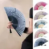 Dekorative Figuren Vintage Handheld Fan eleganter chinesischer Stil Bambus -Handfans für Frauen Blumenmuster Klappkirche