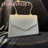 Handväska lyxig designer axelväska kvinnors handväska metallpärl klistermärke glittrande diamantkändis underarmsäck crossbody kvinnors plånbok lyx shopping 909