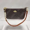 Bolsas de ombro de designer de luxo para mulheres com letra crossbody pérolas bolsas de cadeia de bolsas de mulher hobo woman toute thei half sagch strawberry padrão