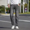 Jeans masculinos delgados verano 2024 Pantalones de mezclilla casual de pierna recta ajustada para hombres elegantes pantalones azul y gris hombre hombre