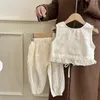 衣類セット女の子のセット夏の子供のベビーコットンリネントップとズボン2ピースガールズ服