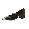Chaîne de chaussures habillées Mary Janes Femmes Spring Mid Heels Fad Pumps Square Toe 2024 Élégant Femme Femme Designer Footwear