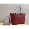 Büyük Valens Designer Vlogoo Rock Bag Saplama Tote Canse 2024 Yüksek Kapasiteli Perçin Tahıl Alışveriş Omuz Crossbody El Torbalar Kadın Kadın XL4Q