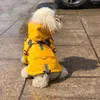 トラクションリング付き犬のアパレル子犬レインコートパーカーペット衣類ジッパー閉鎖明るい色レインコート雨の日