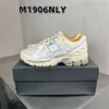 designer skor sneakers nya löparskor för män kvinnor kvarts grå salt regn molnålder av upptäckt blå haze mineral röda tränare unisex storlek 36-45